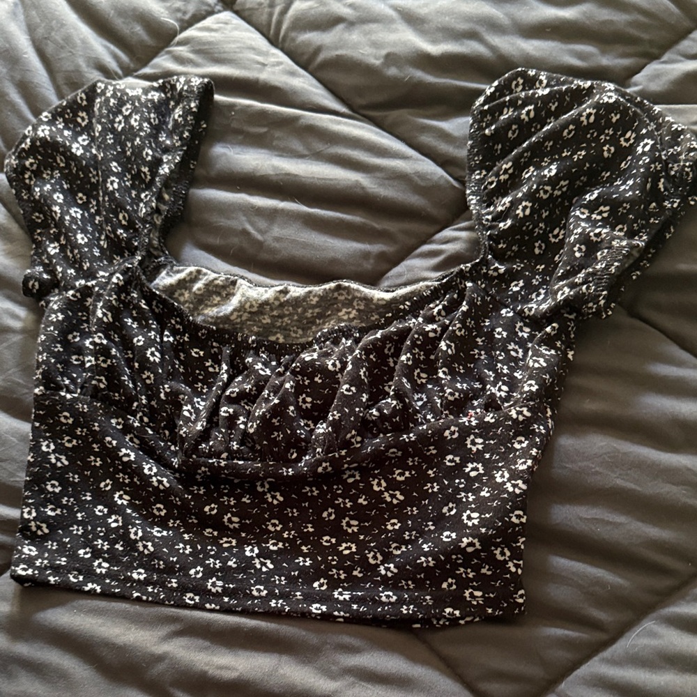 Floral Black Puff Sleeve Top
